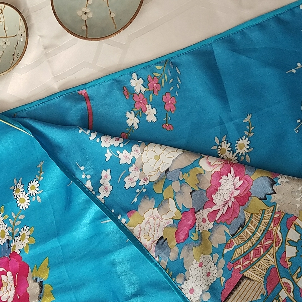 Oriental Style Botanicals Print Dress With Side Slits - Picture 7 of 9